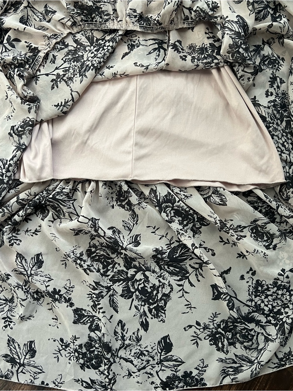 Kate & Lily Black Ivory Floral Smocked Waist Flutter Sleeve Maxi Dress Size 10 - Picture 8 of 13